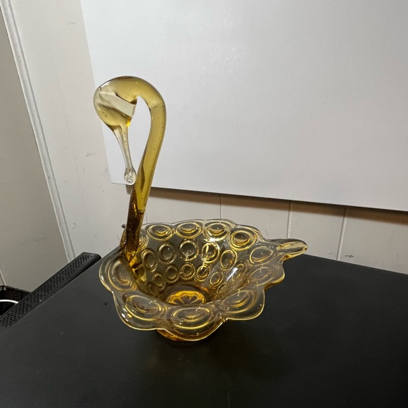 Preowned LE Smith Bulls Eye Honey Amber Glass Sean Candy Dish! - Picture 6 of 6